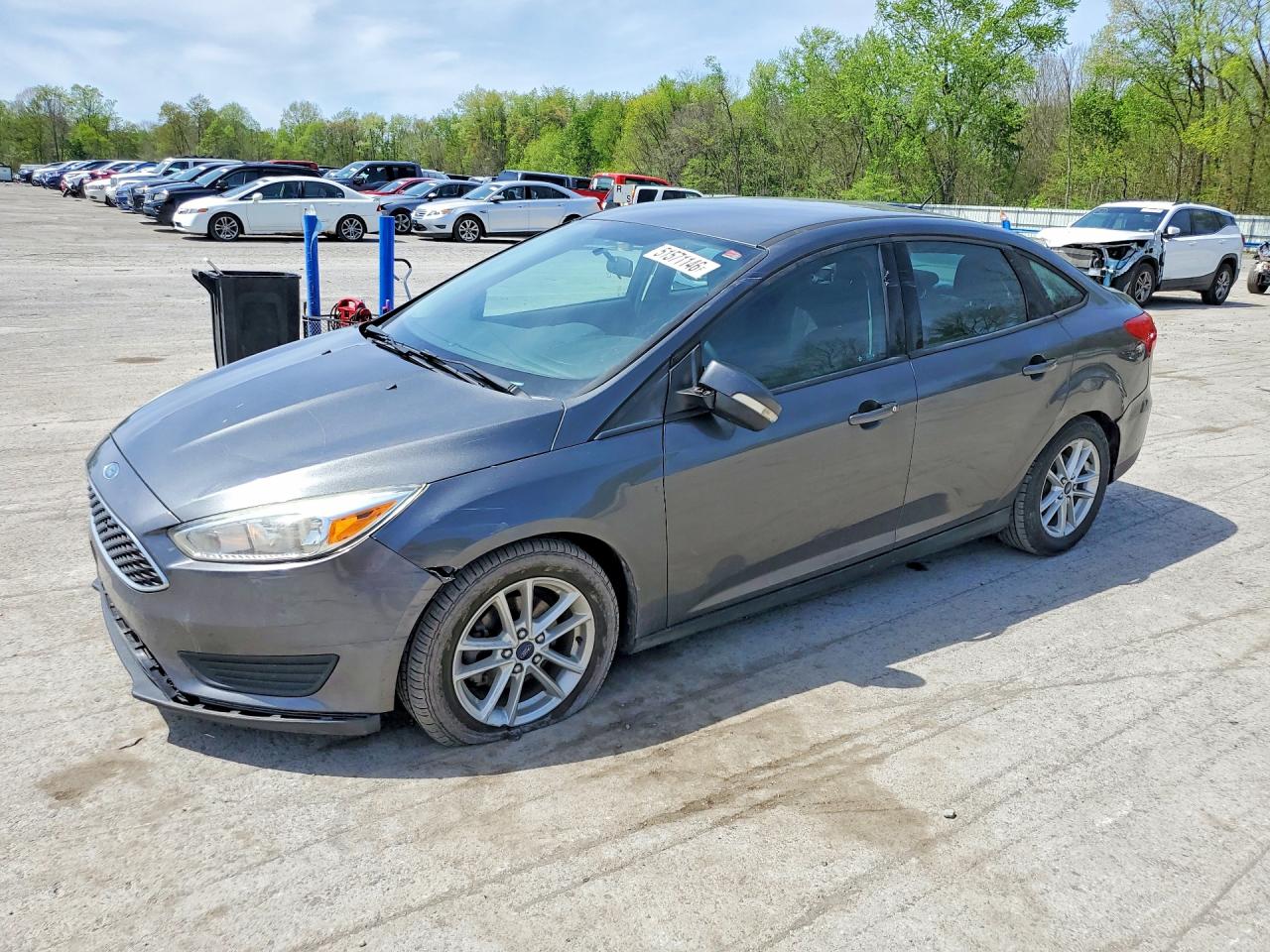 2016 Ford Focus SE, VIN 1FADP3F28GL393610 — Front end