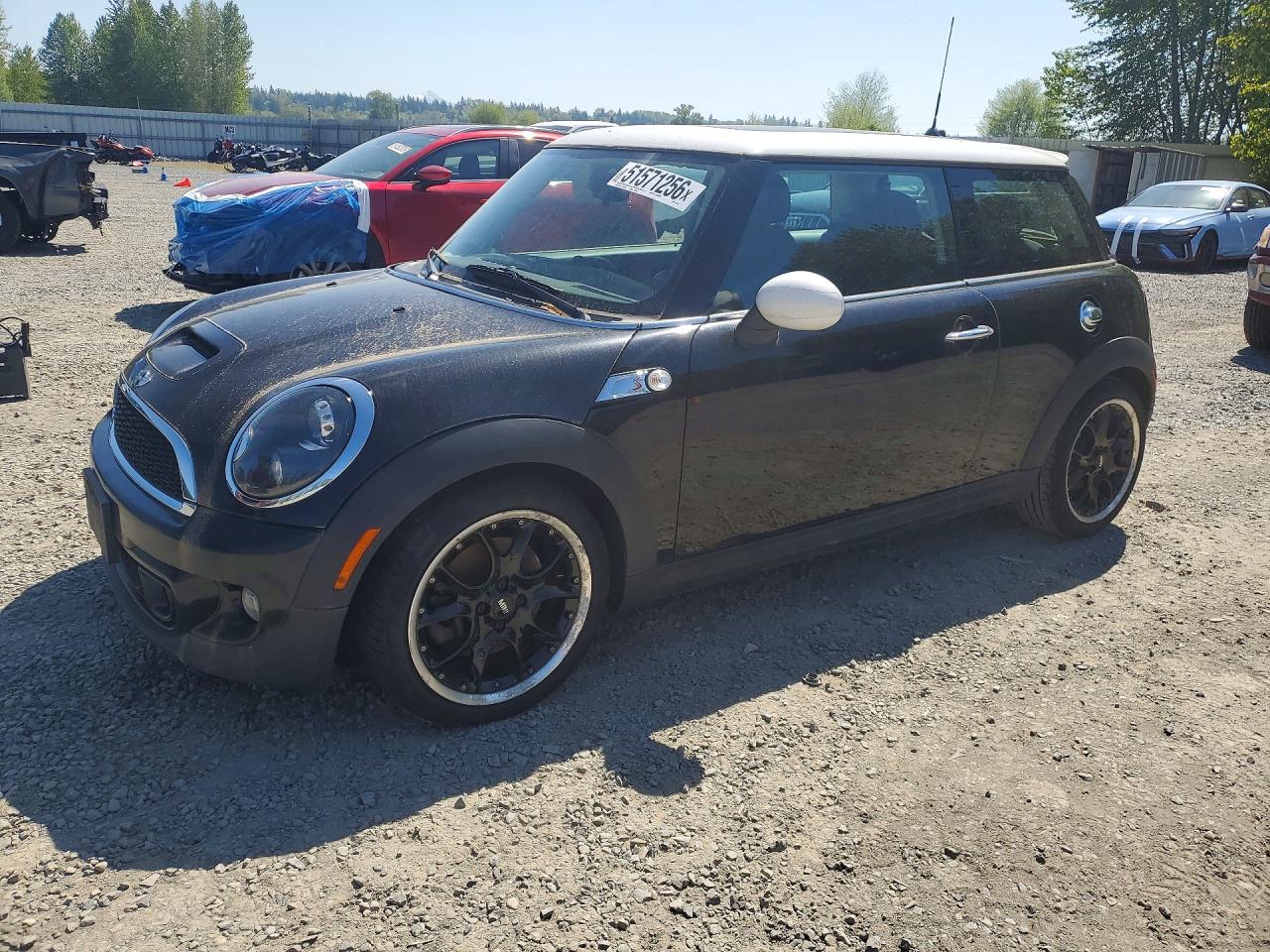 2011 MINI Hardtop S, VIN WMWSV3C58BTY24247 — Side