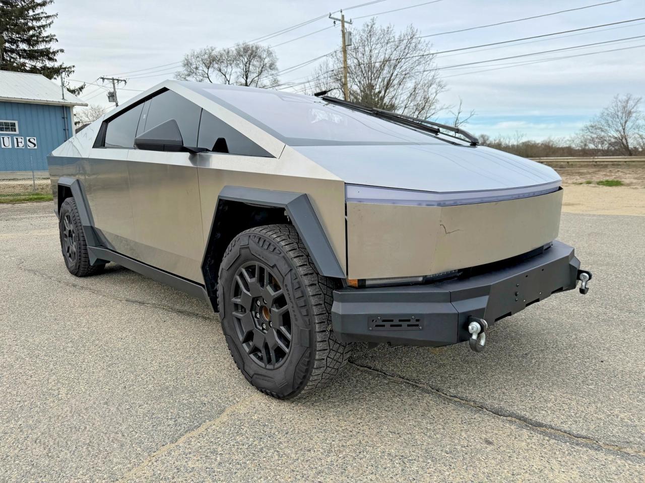 2024 Tesla Cybertruck Cyberbeast, VIN 7G2CEHEE3RA048554 — Фото с аукциона