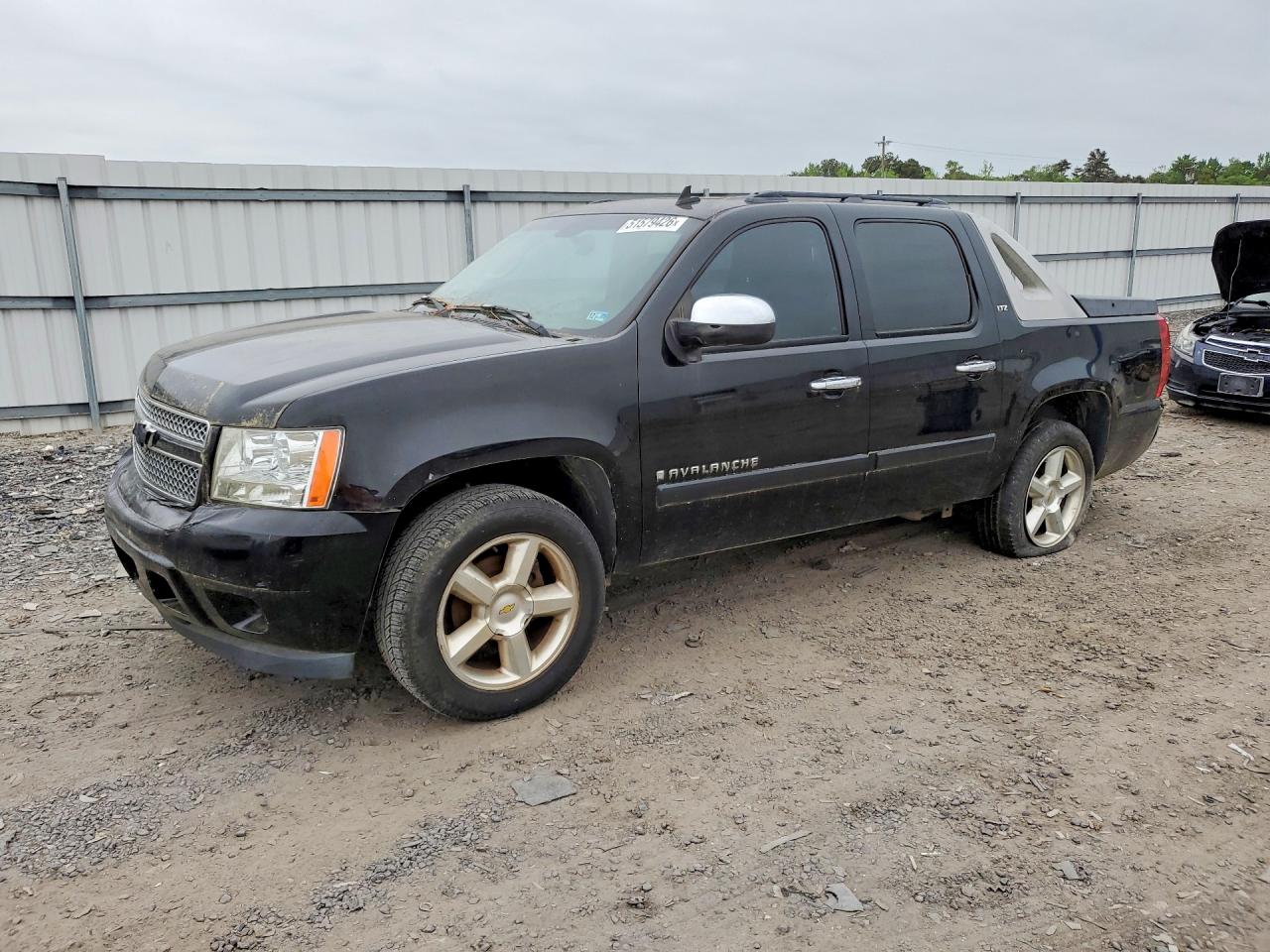 2007 Chevrolet Avalanche LTZ, VIN 3GNFK12327G271950 — Rear end