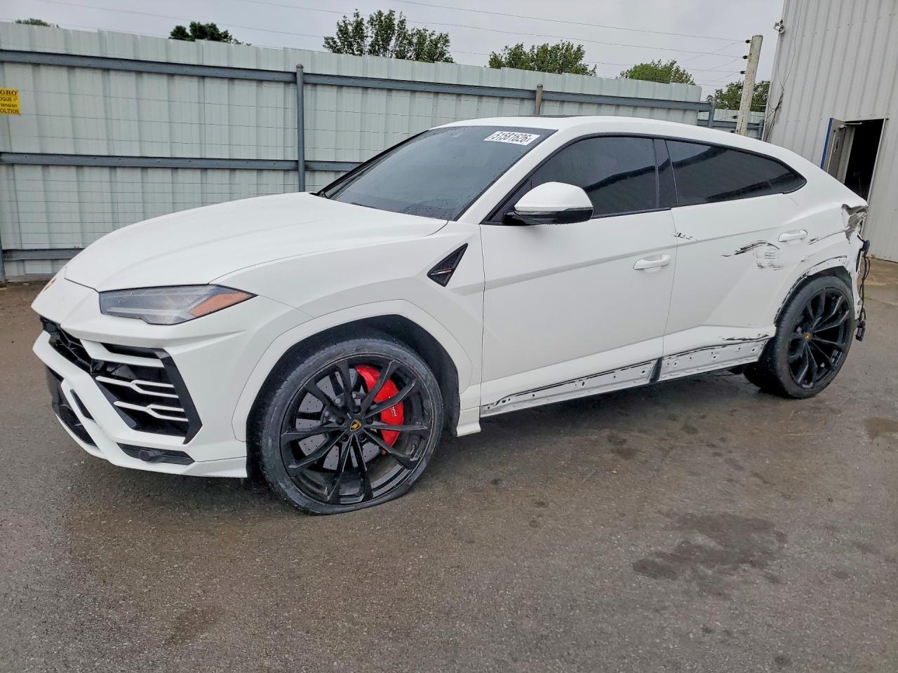 2022 Lamborghini Urus, VIN ZPBUA1ZL6NLA20754 — Rear end