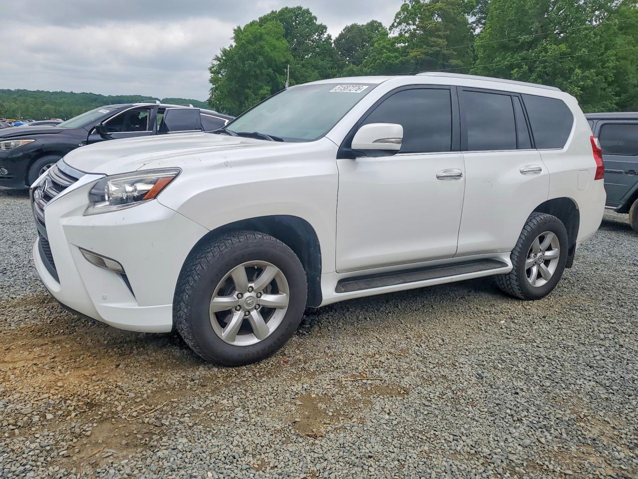 2011 Lexus GX 460, VIN JTJBM7FX7B5032957 — Side