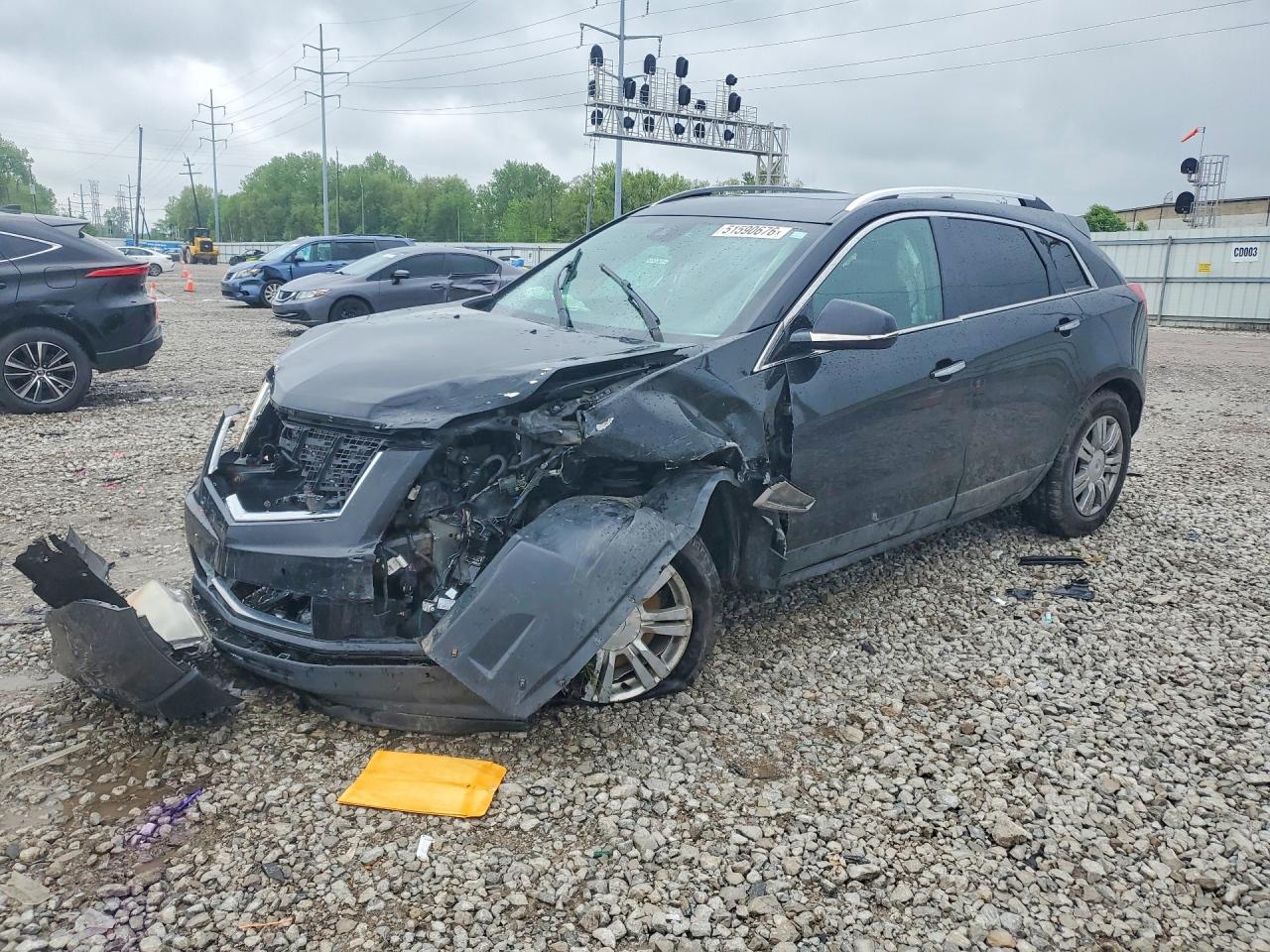 2016 Cadillac SRX Performance, VIN 3GYFNFE31GS563766 — Front end