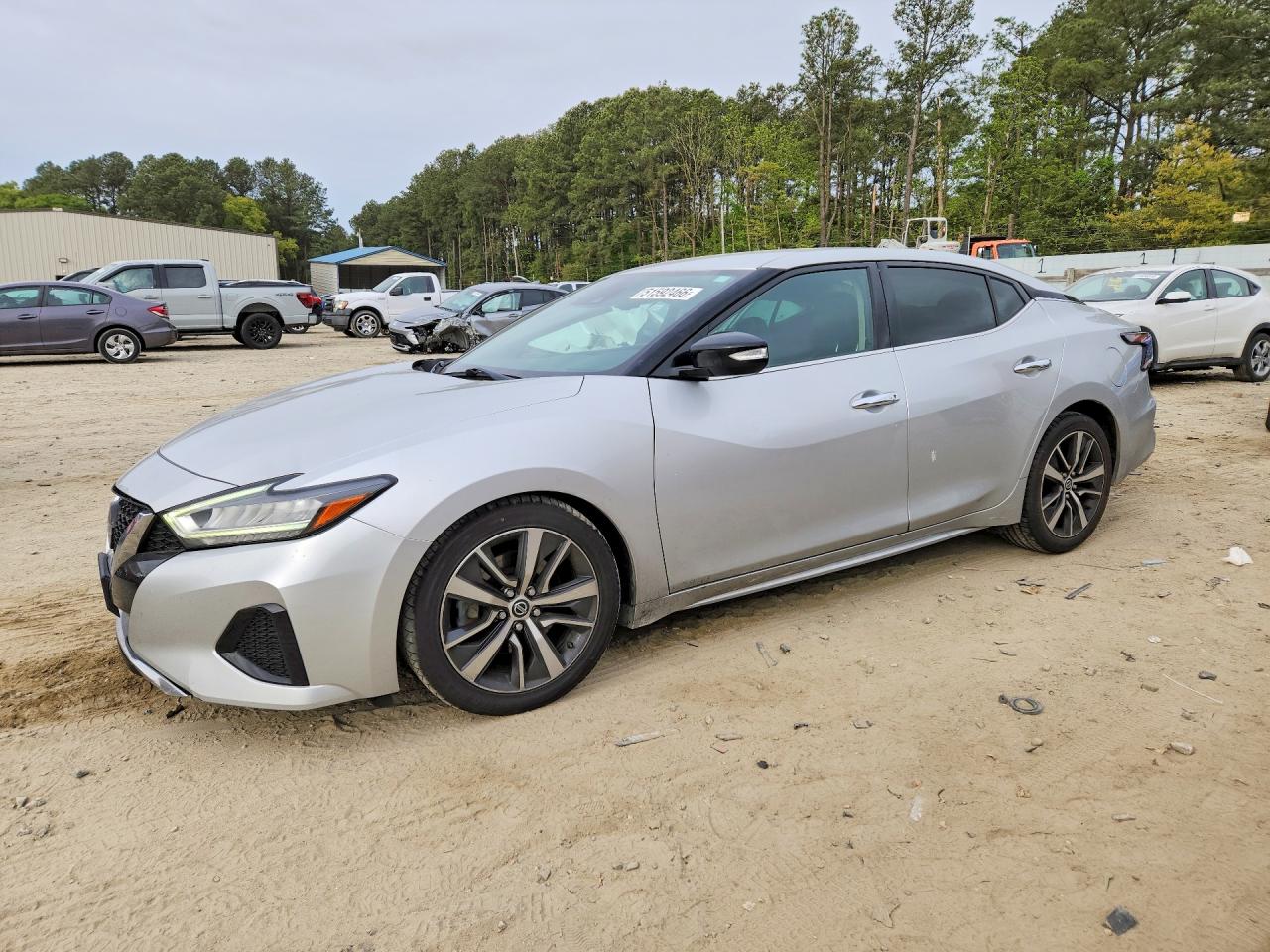 2020 Nissan Maxima SV, VIN 1N4AA6CV1LC370541 — Front end
