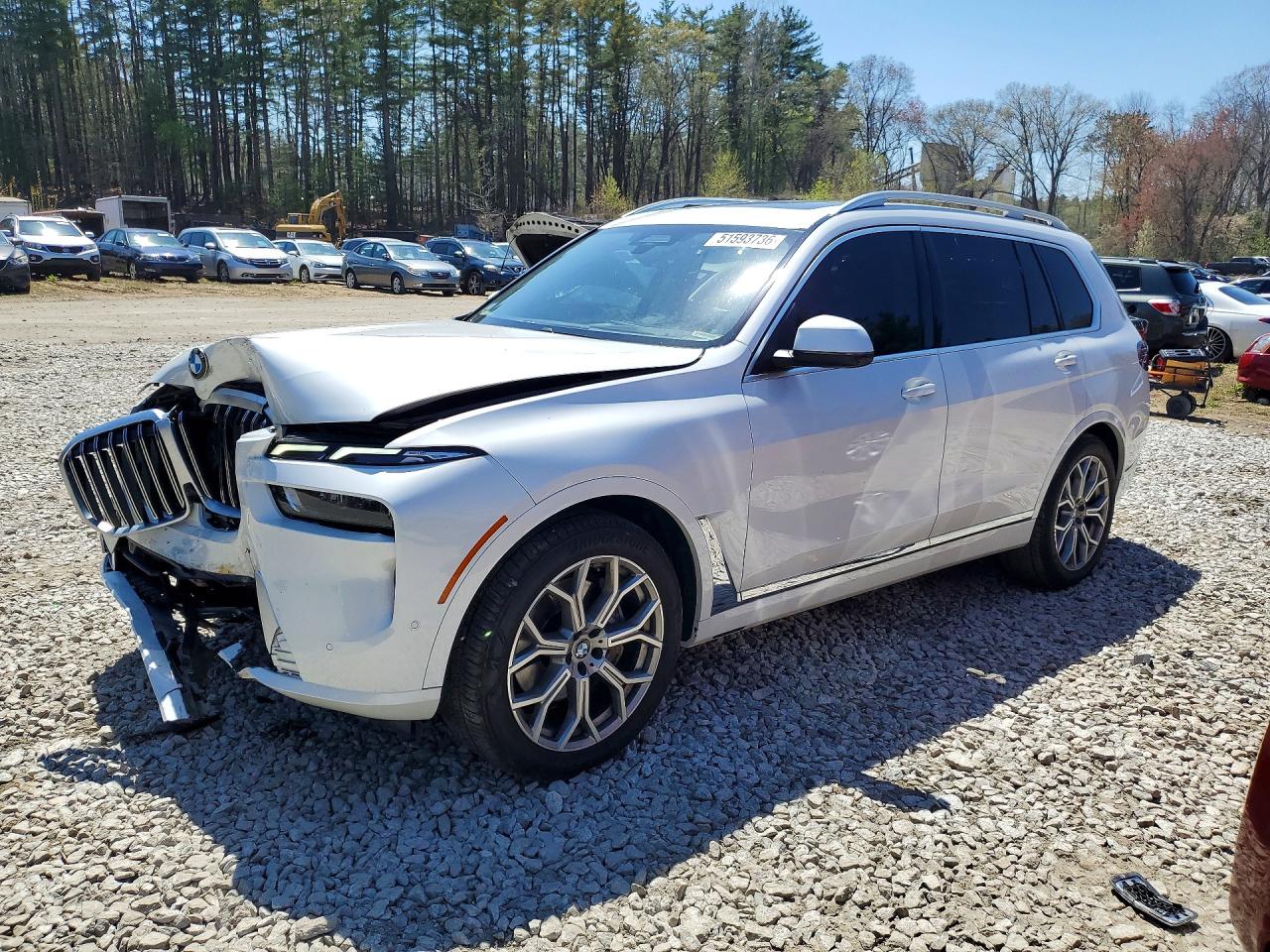 2024 BMW X7 xDrive40i, VIN 5UX23EM04R9U34002 — Front end