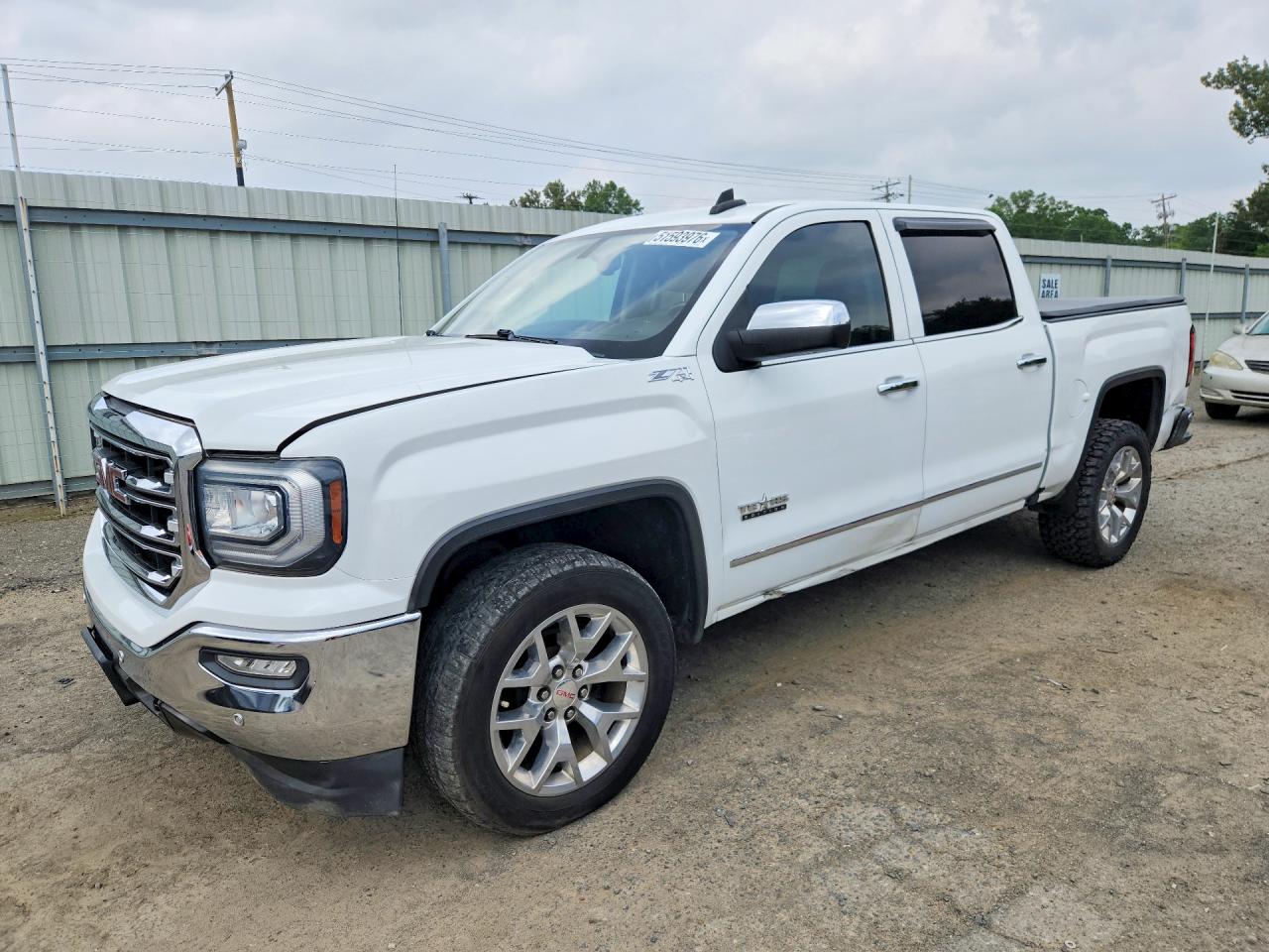 2018 GMC Sierra 1500 SLT, VIN 3GTU2NEC6JG610316 — Side