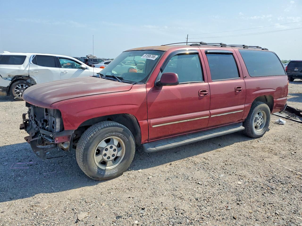 2003 Chevrolet Suburban LT, VIN 1GNEC16Z83J166829 — Front end