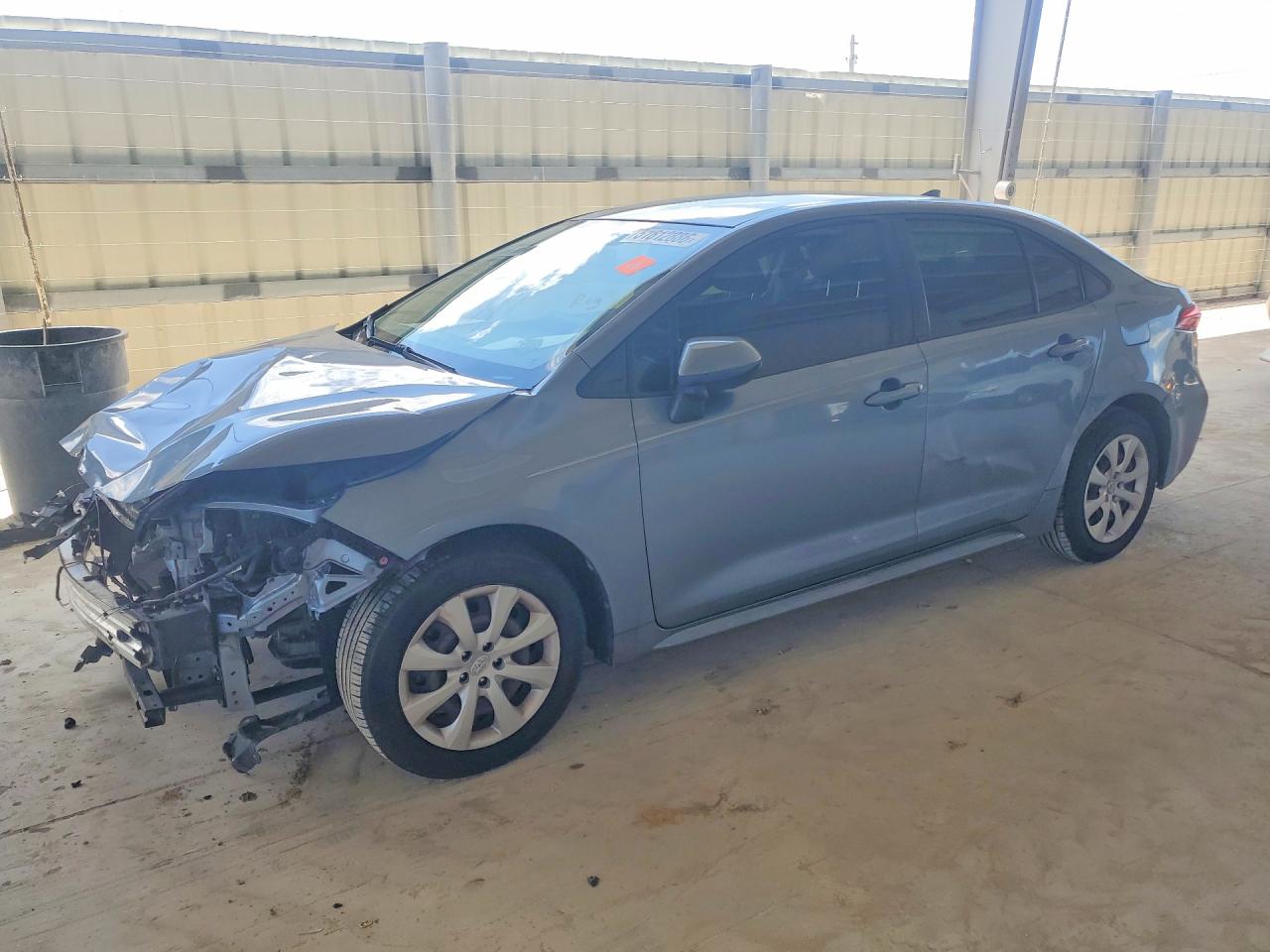 2021 Toyota Corolla LE, VIN JTDEPMAE0MJ124322 — Front end