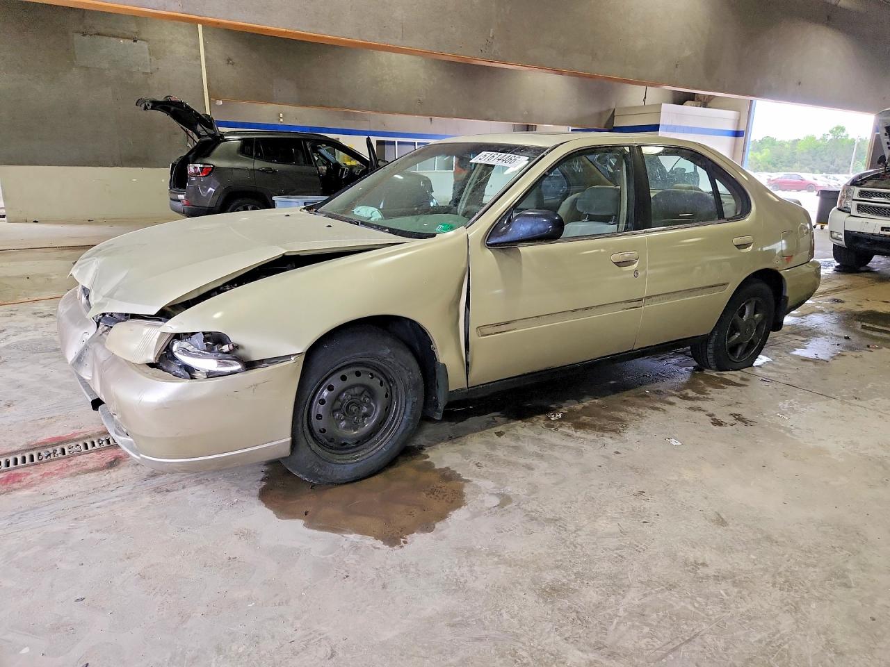 1999 Nissan Altima XE, VIN 1N4DL01D5XC266445 — Front end