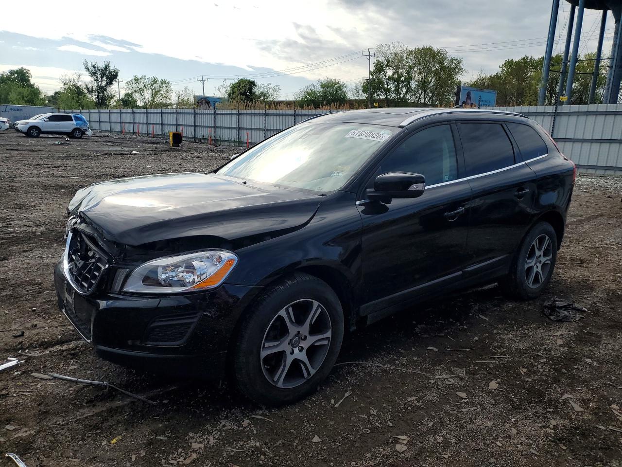 2011 Volvo XC60 3.0T, VIN YV4902DZ3B2202802 — Front end