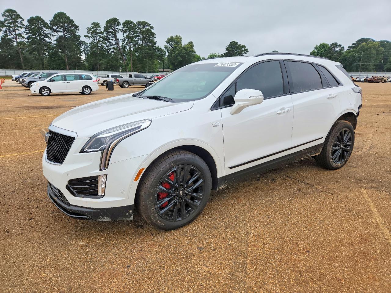 2026 Cadillac XT5 AWD Sport, VIN 1GYKNHRS2TZ100835 — Rear end