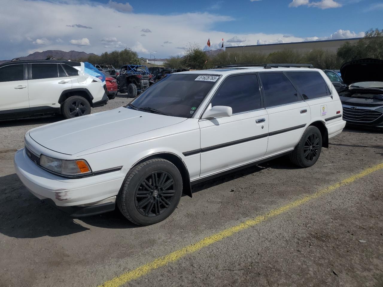 1989 Toyota Camry, VIN JT2VV22W8K0073441 — Front end