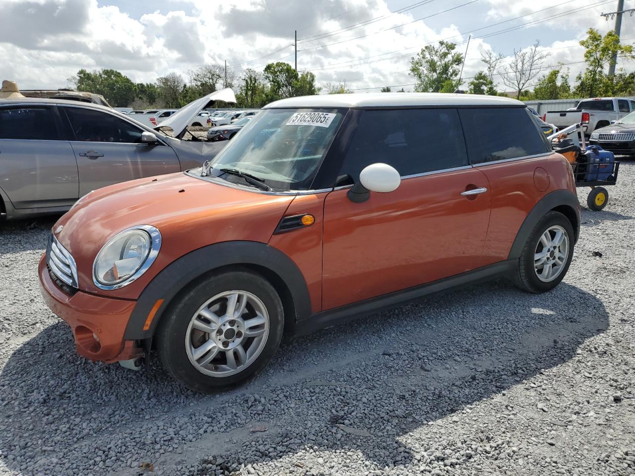 2011 MINI Hardtop, VIN WMWSU3C5XBT253329 — Механическое