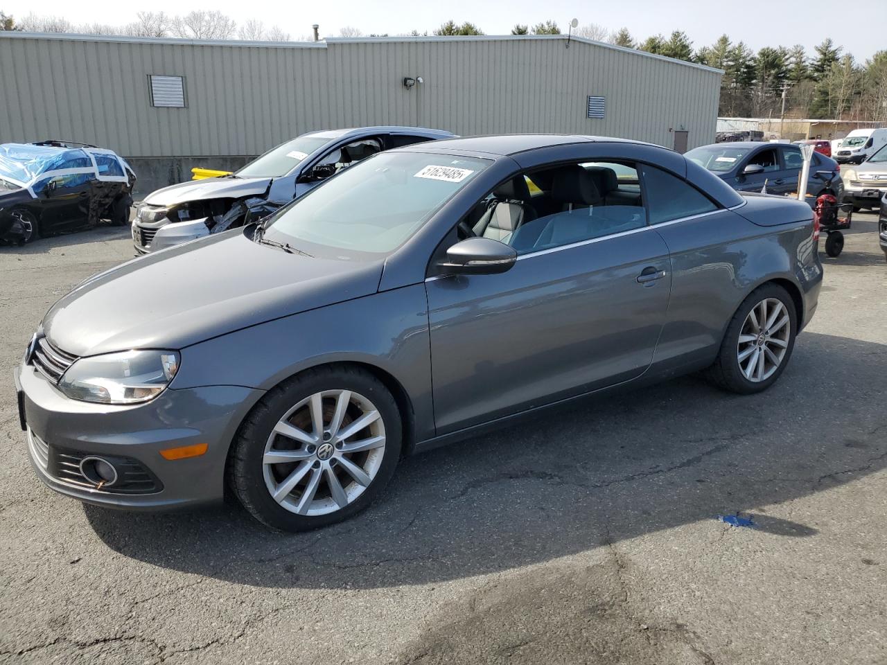 2013 Volkswagen Eos Sport, VIN WVWBW8AH4DV006659 — Normal wear