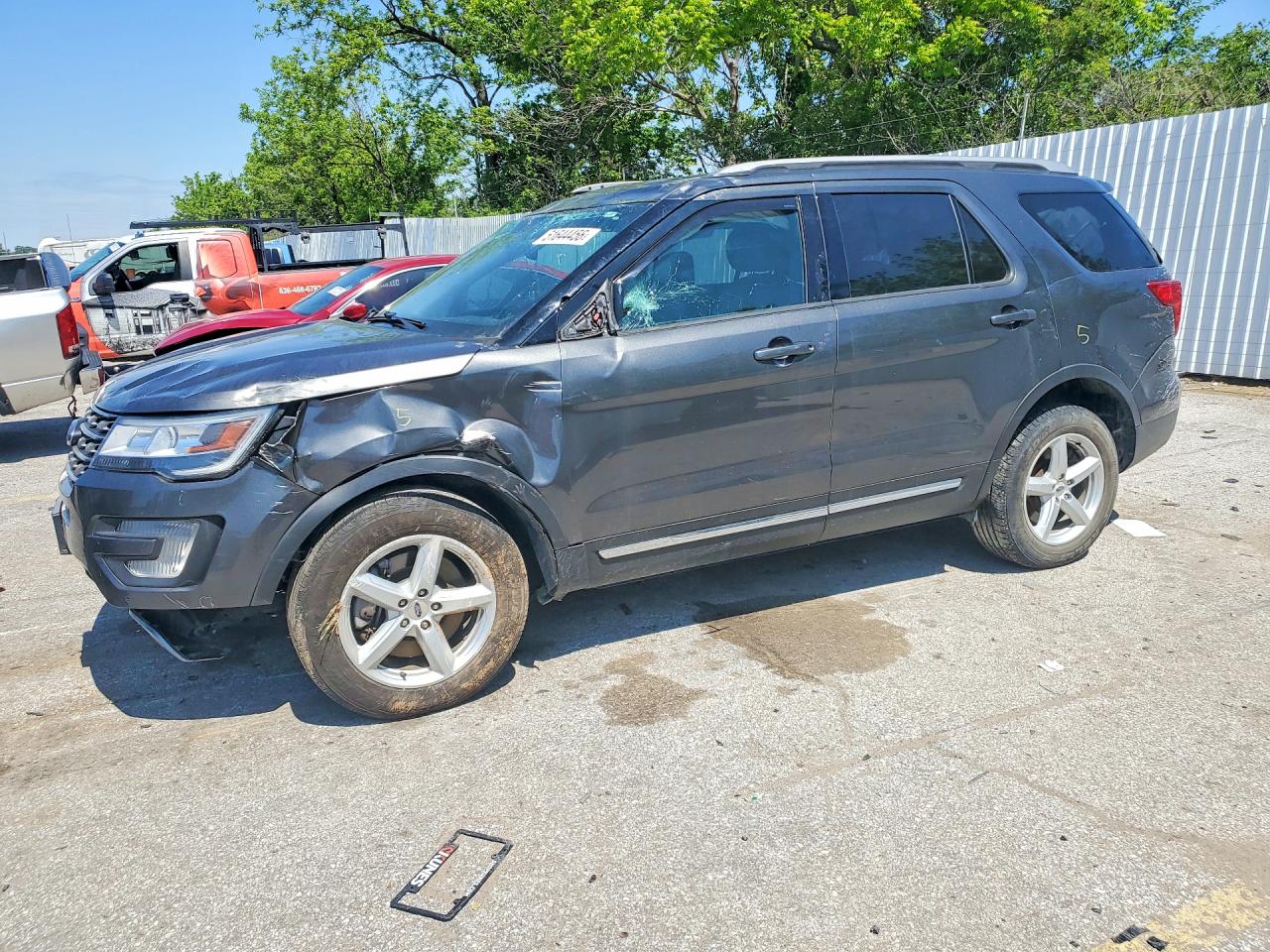 2017 Ford Explorer XLT, VIN 1FM5K8D88HGE10283 — Rollover