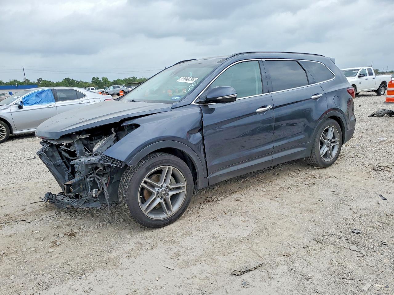 2017 Hyundai Santa Fe SE Ultimate, VIN KM8SR4HF8HU210330 — Front end
