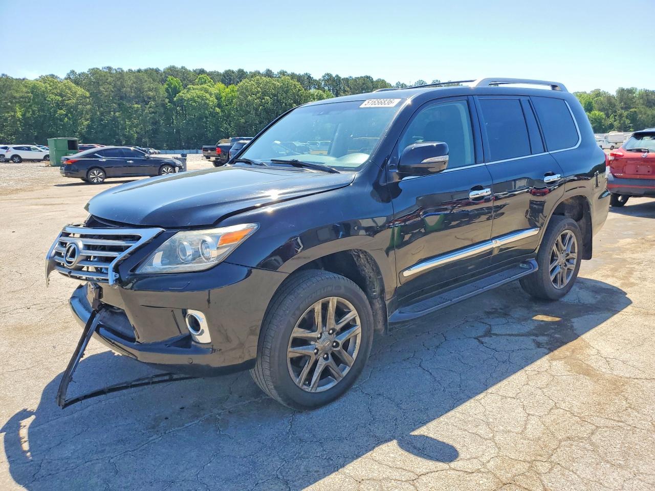 2014 Lexus LX 570, VIN JTJHY7AX5E4142566 — Front end