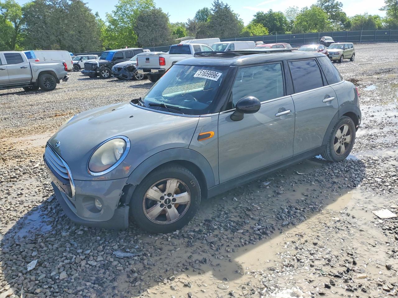 2015 MINI Hardtop 4 Door, VIN WMWXS5C54FT829302 — Vandalism