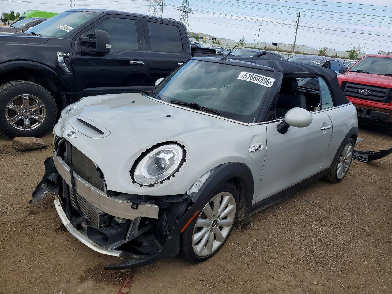 2016 MINI Convertible S, VIN WMWWG9C5XG3C22541 — Перед