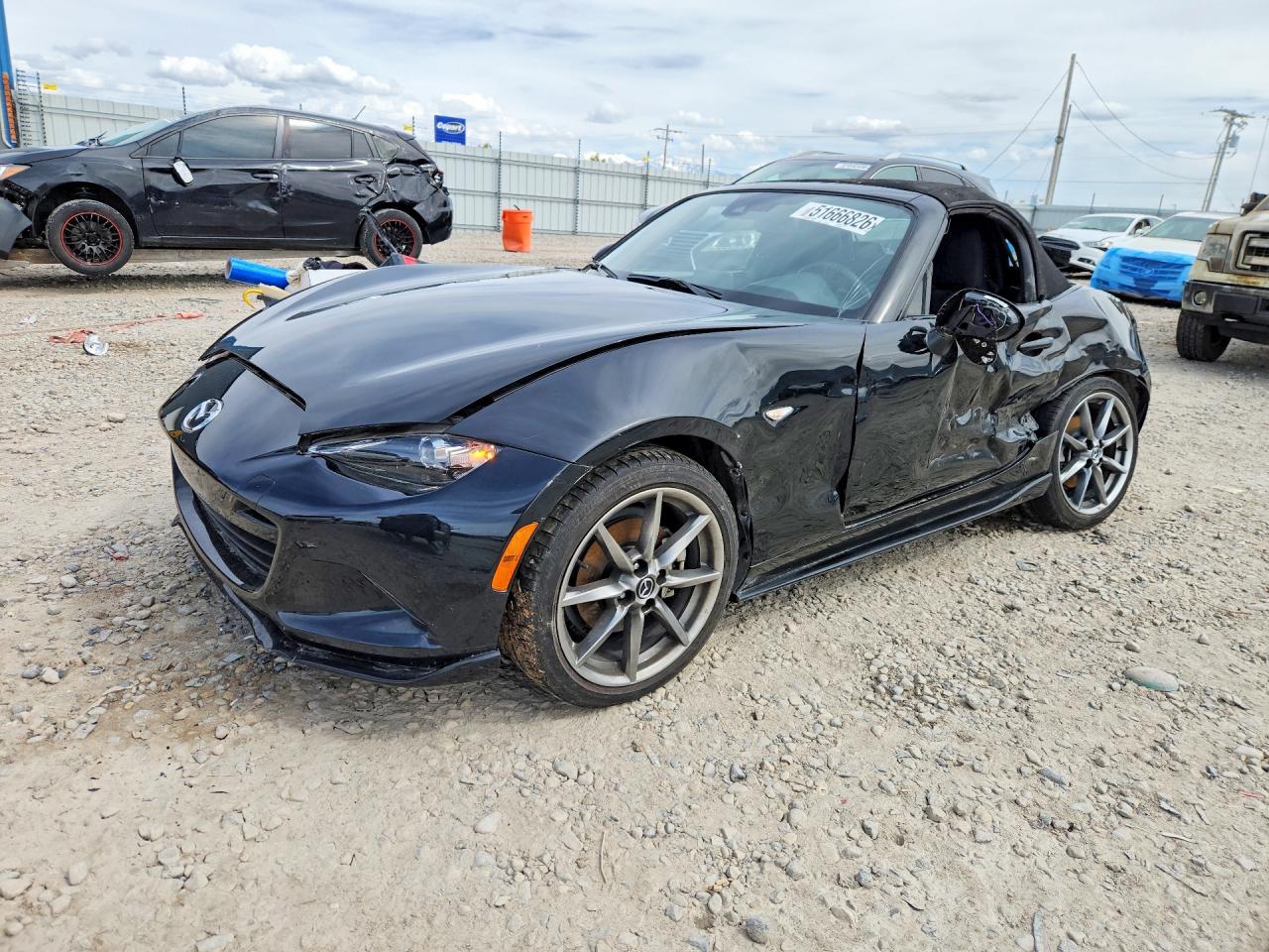 2022 Mazda MX-5 Miata Grand Touring, VIN JM1NDAD7XN0506241 — Side