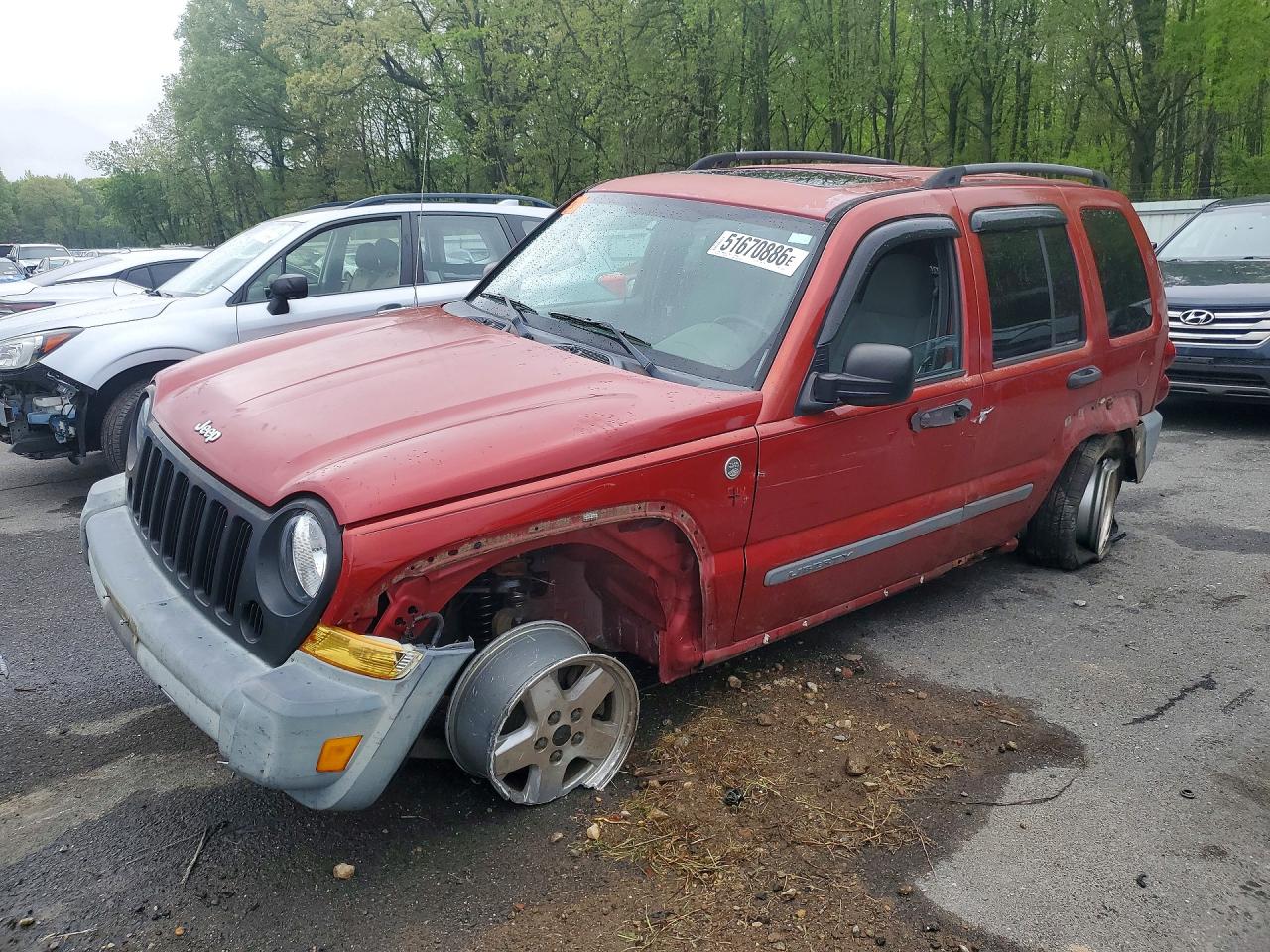 2006 Jeep Liberty Sport, VIN 1J4GL48K86W132331 — Front end