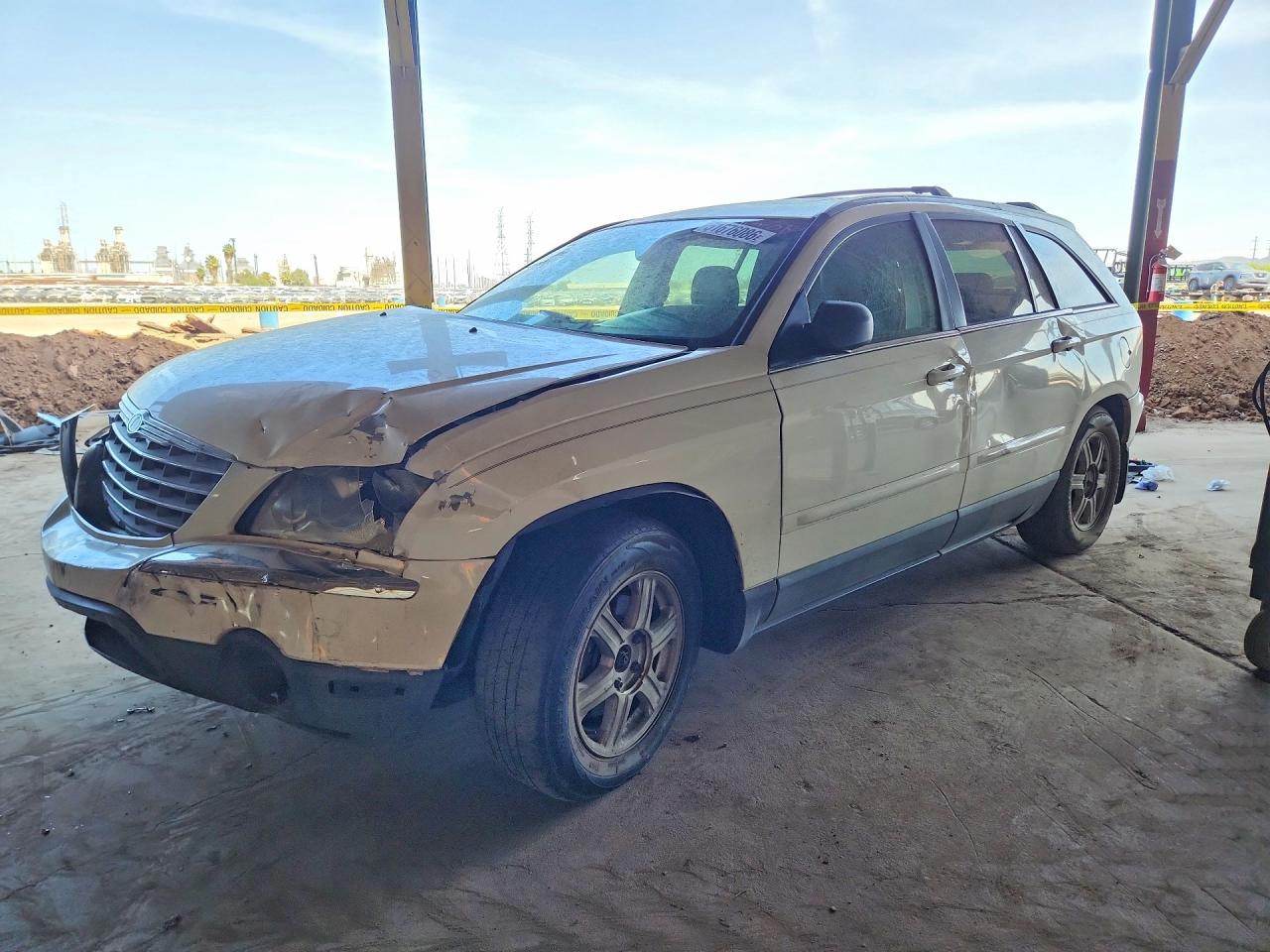2005 Chrysler Pacifica Touring, VIN 2C8GF68495R664705 — Перед