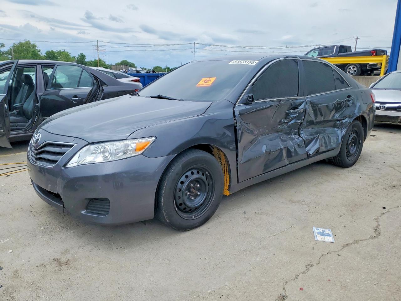 2011 Toyota Camry LE, VIN 4T1BF3EK4BU162157 — Side