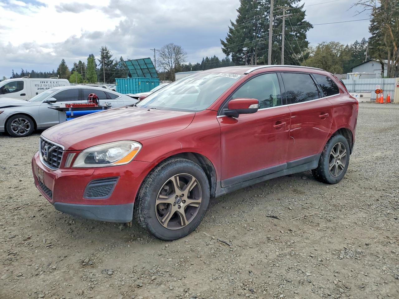 2011 Volvo XC60 3.0T, VIN YV4902DZ0B2186882 — Rear end