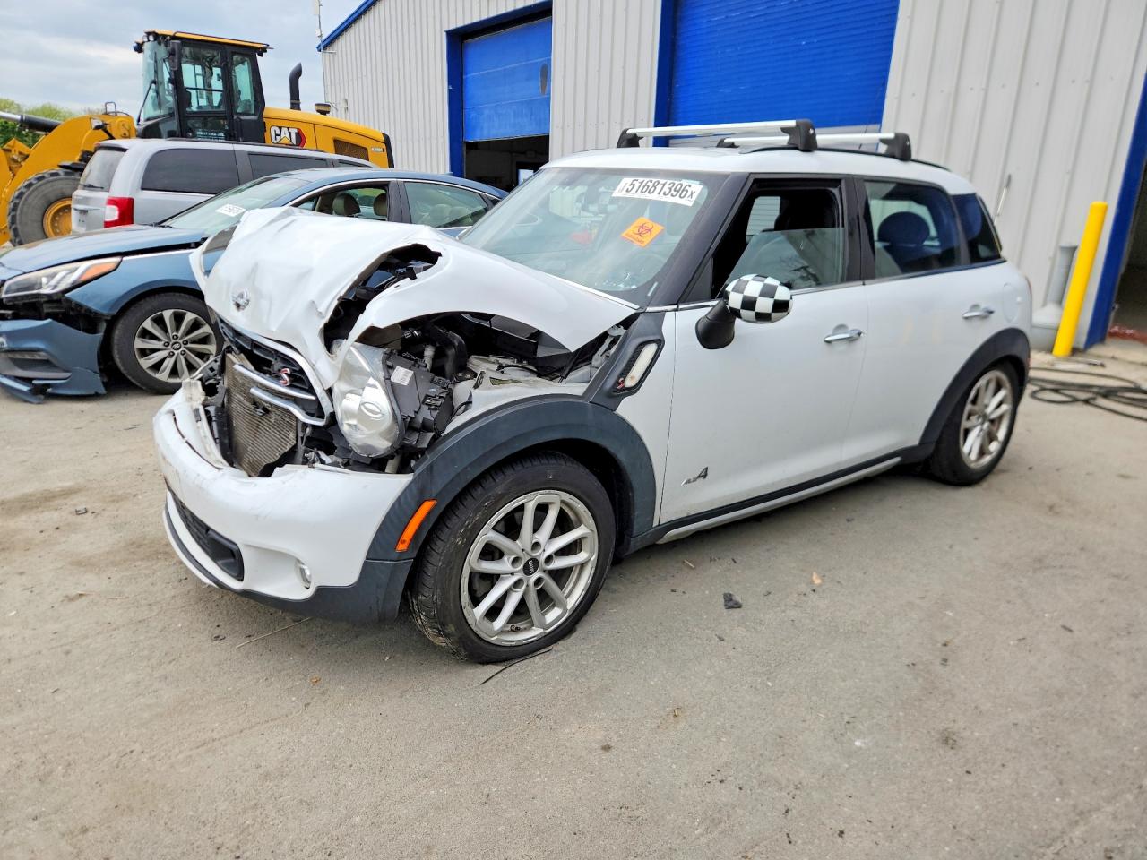 2015 MINI Countryman S, VIN WMWZC5C55FWP48264 — Front end
