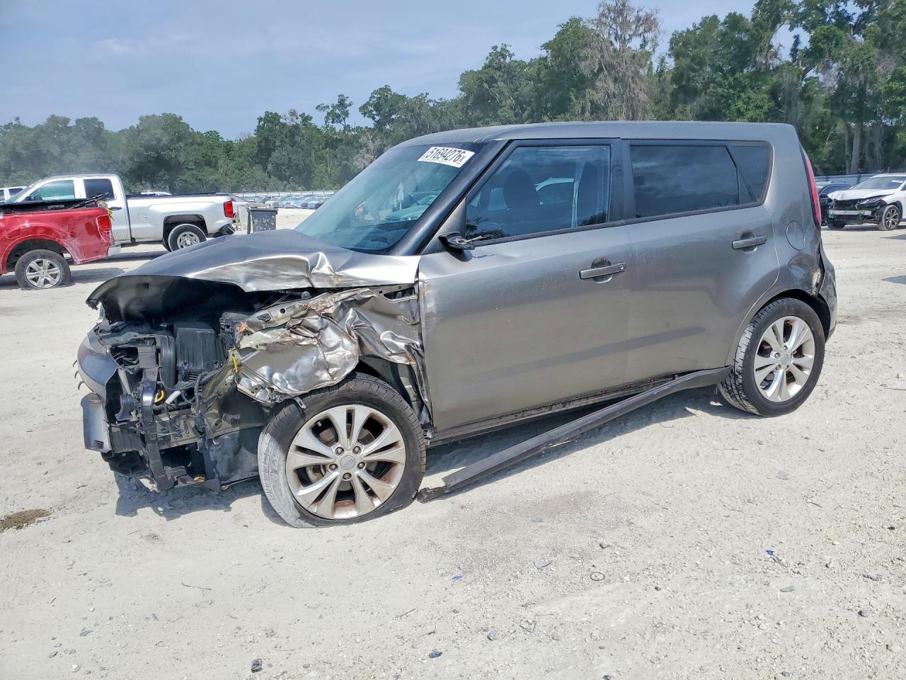 2015 Kia Soul +, VIN KNDJP3A53F7178996 — Front end