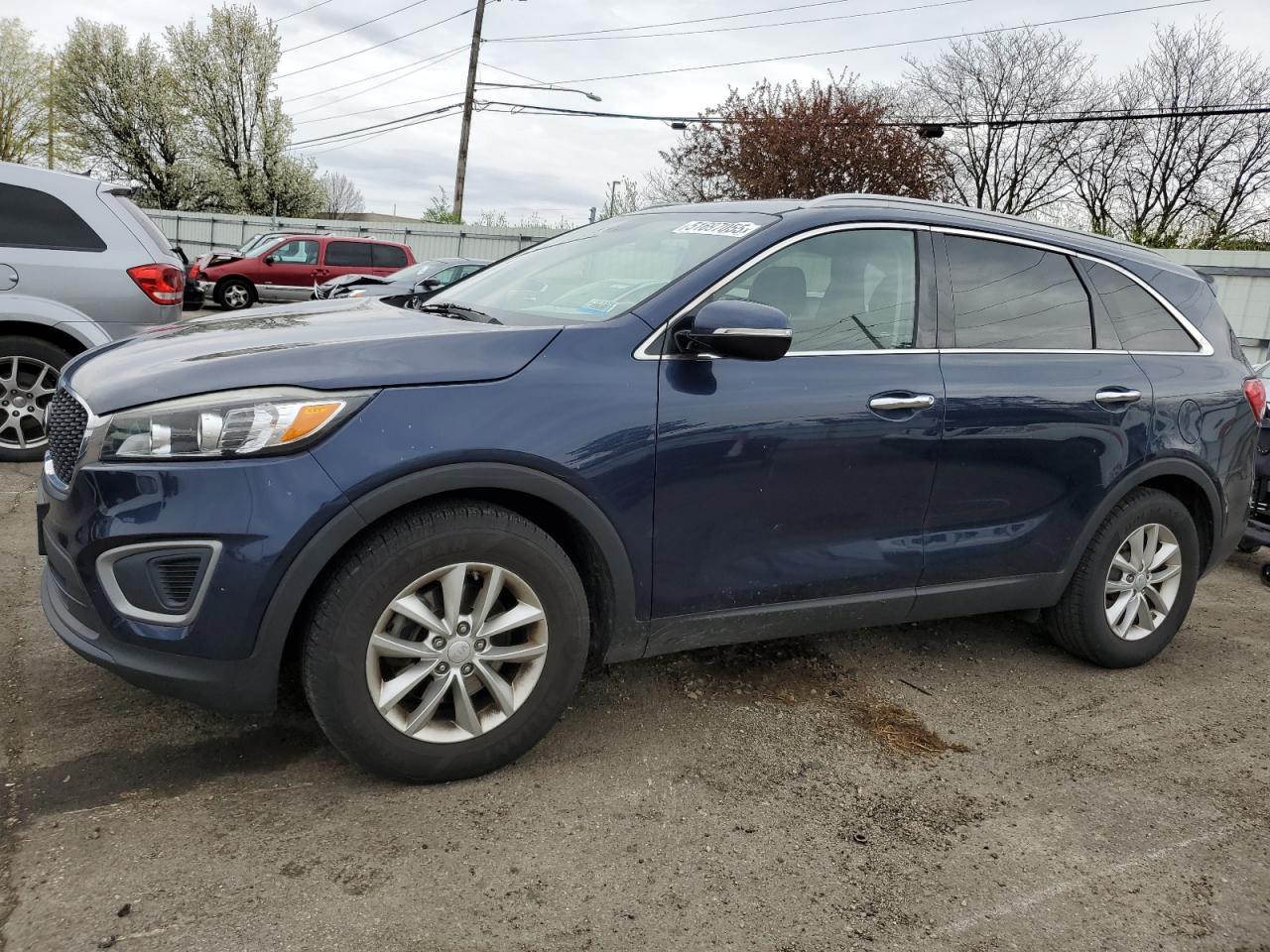2016 Kia Sorento LX, VIN 5XYPG4A56GG033536 — Minor dents and scratches