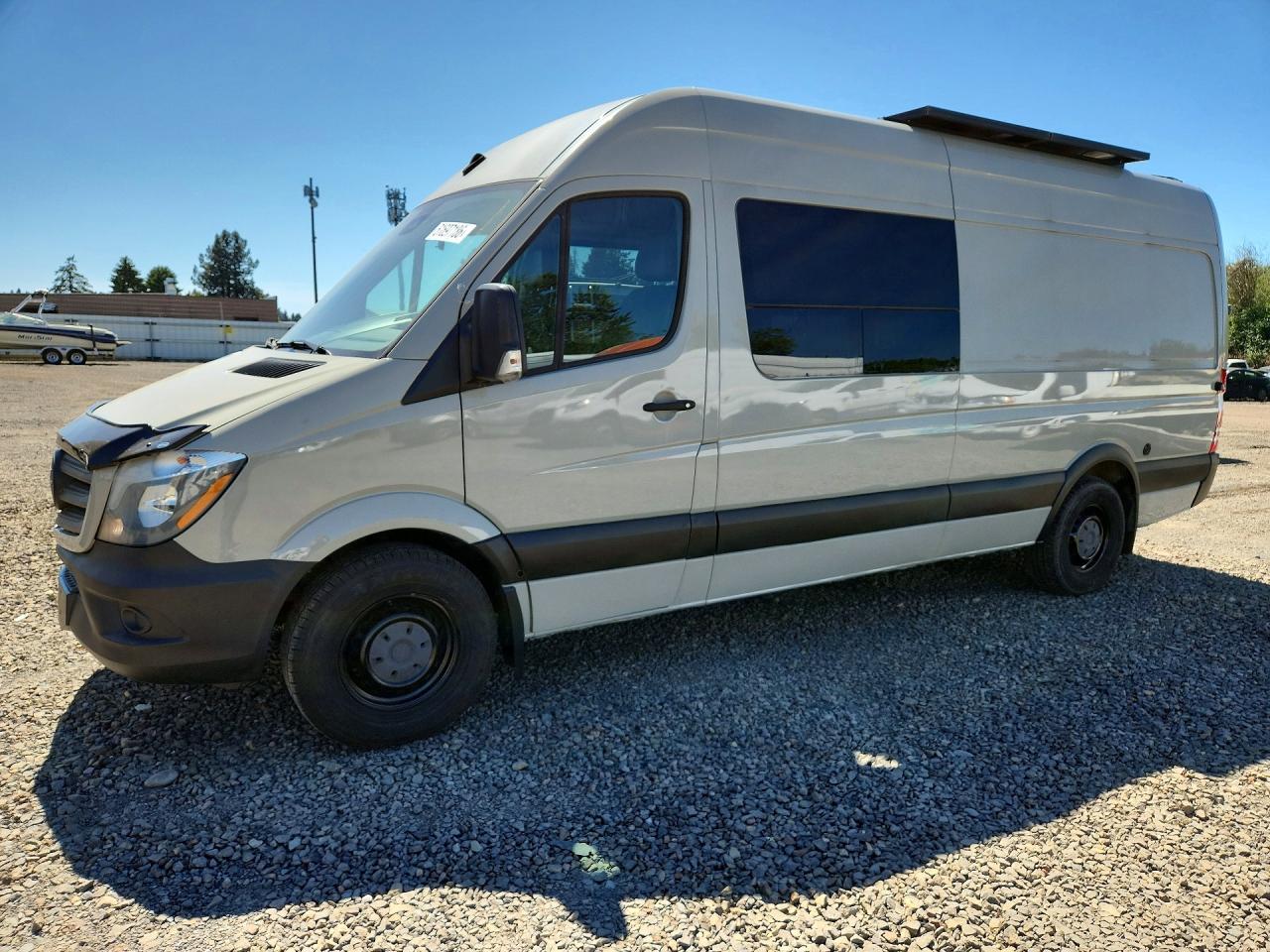 2018 Mercedes-Benz Sprinter Cargo Worker, VIN WD3PE8CD7JP648421 — Minor dents and scratches