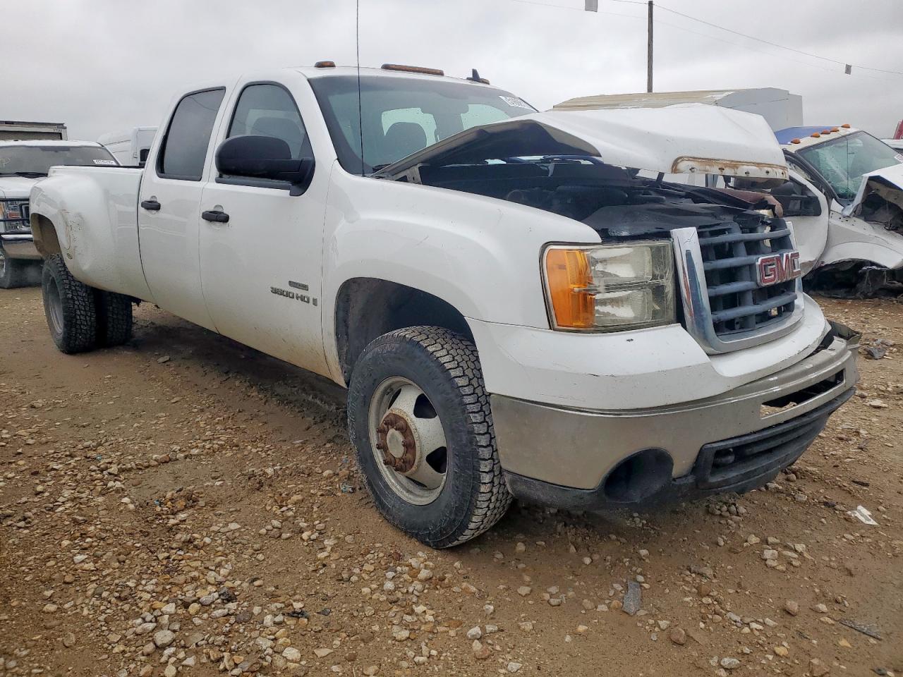 2009 GMC Sierra 3500, VIN 1GTJK73639F151027 — Front end