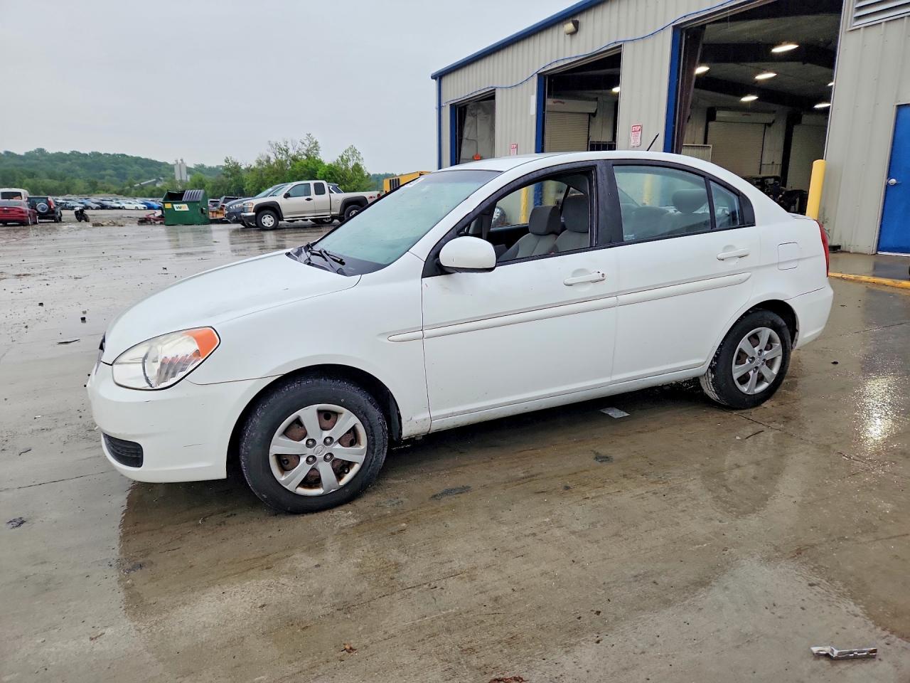 2010 Hyundai Accent GLS, VIN KMHCN4AC5AU488799 — Side