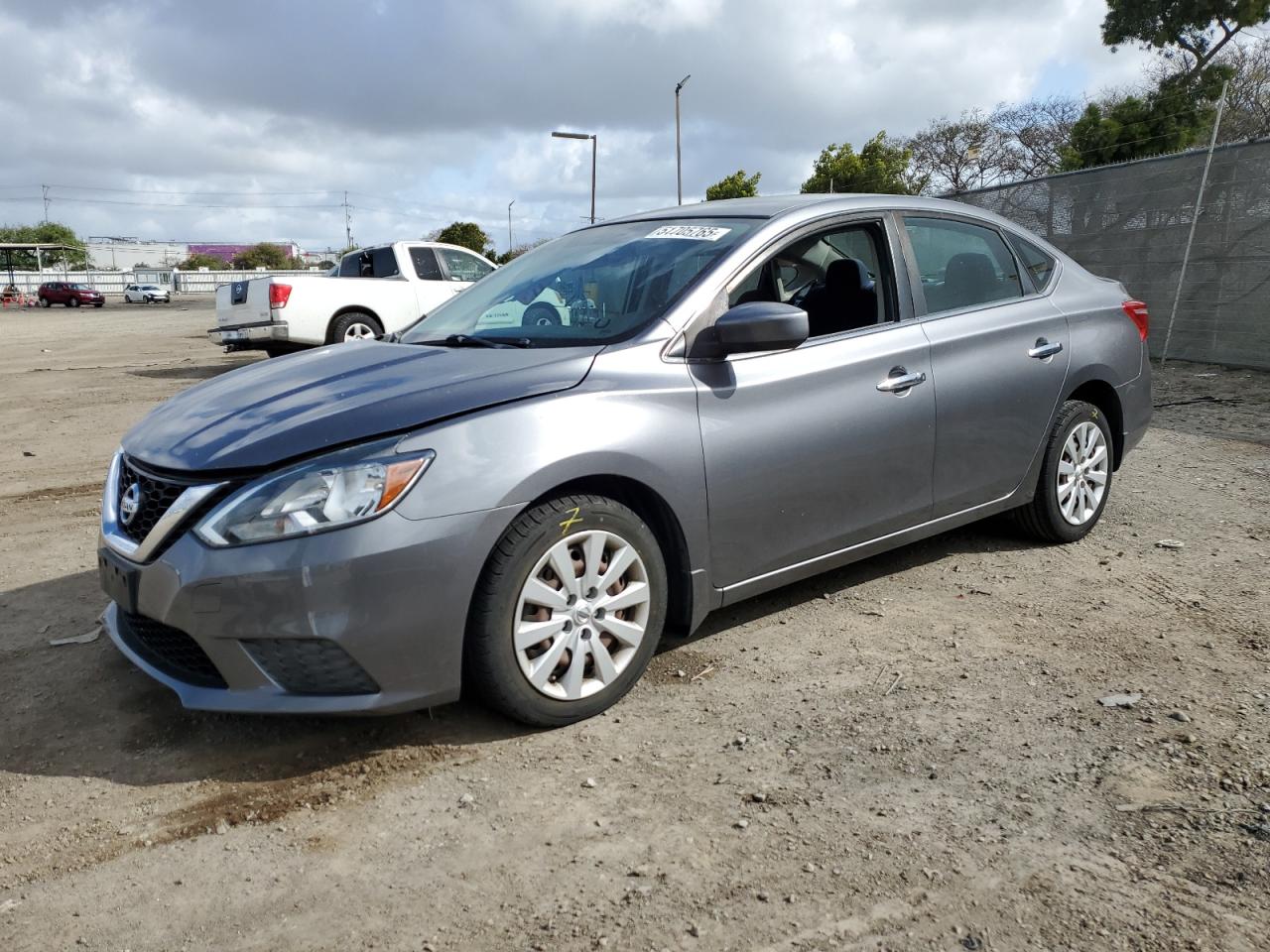2016 Nissan Sentra SV, VIN 3N1AB7AP6GL670137 — Front end