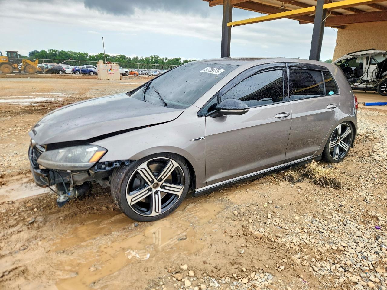 2016 Volkswagen Golf R, VIN WVWUF7AU8GW090175 — Front end