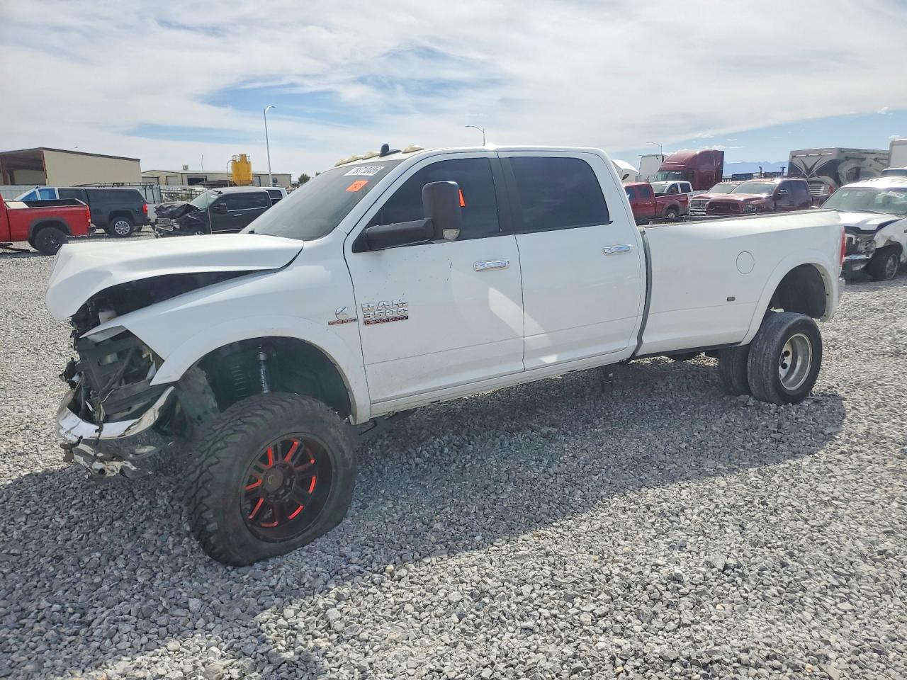 2017 Ram 3500 Laramie, VIN 3C63RRJL5HG513677 — Front end