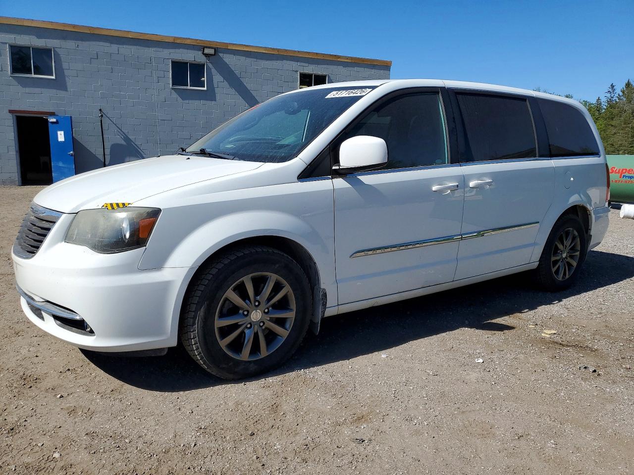 2014 Chrysler Town & Country S, VIN 2C4RC1HG4ER361038 — Vandalism