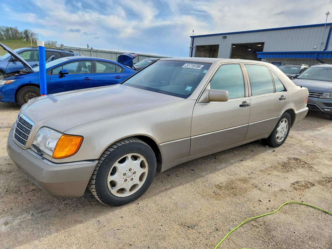 1994 Mercedes-Benz S 320, VIN WDBGA43E1RA145743 — Normal wear