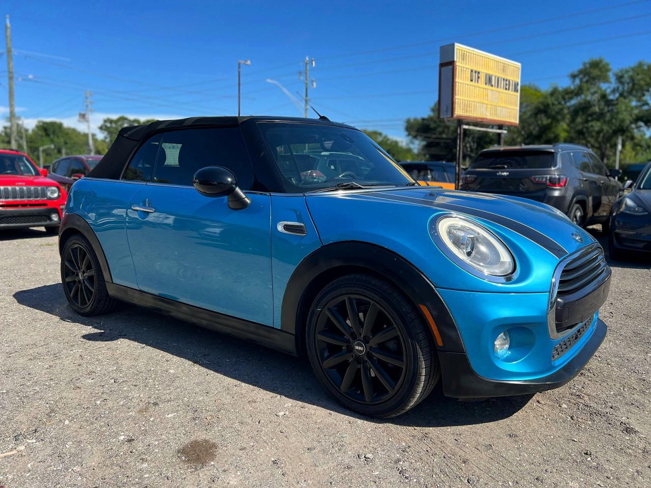 2016 MINI Convertible, VIN WMWWG5C59G3C18831 — Крыша