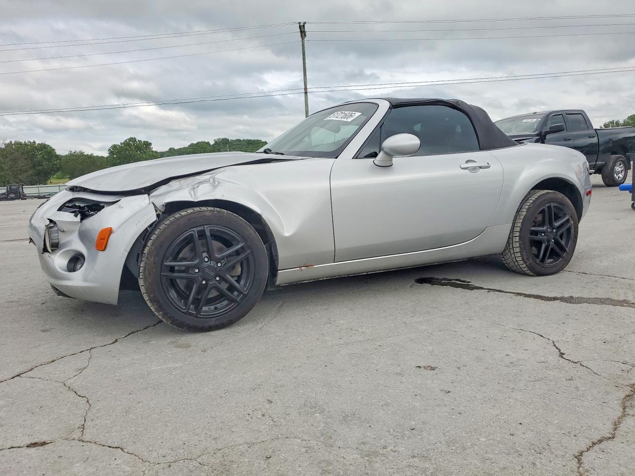 2006 Mazda MX-5 Miata Touring, VIN JM1NC25F360109115 — Front end
