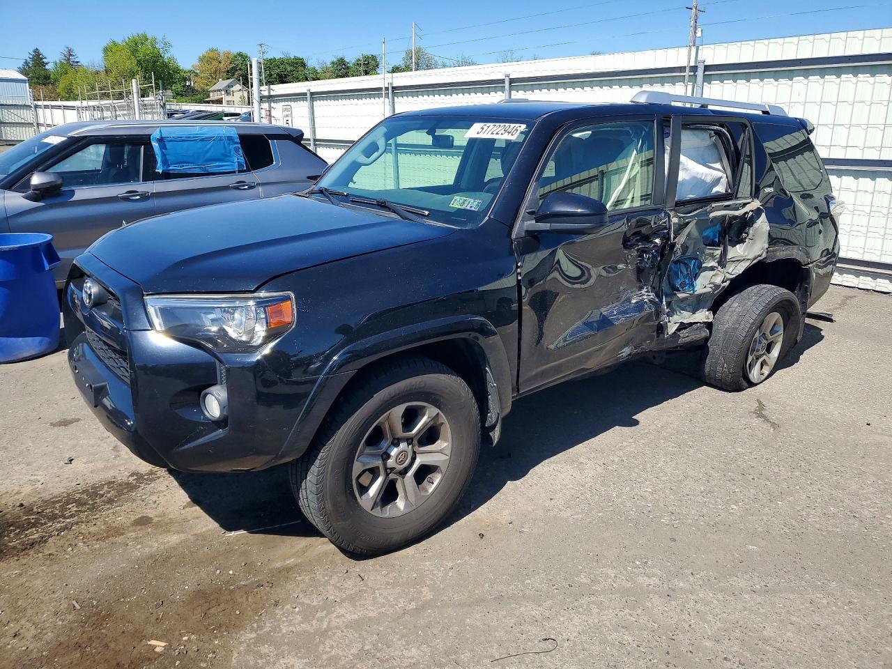 2018 Toyota 4Runner SR5, VIN JTEBU5JR0J5486526 — Side