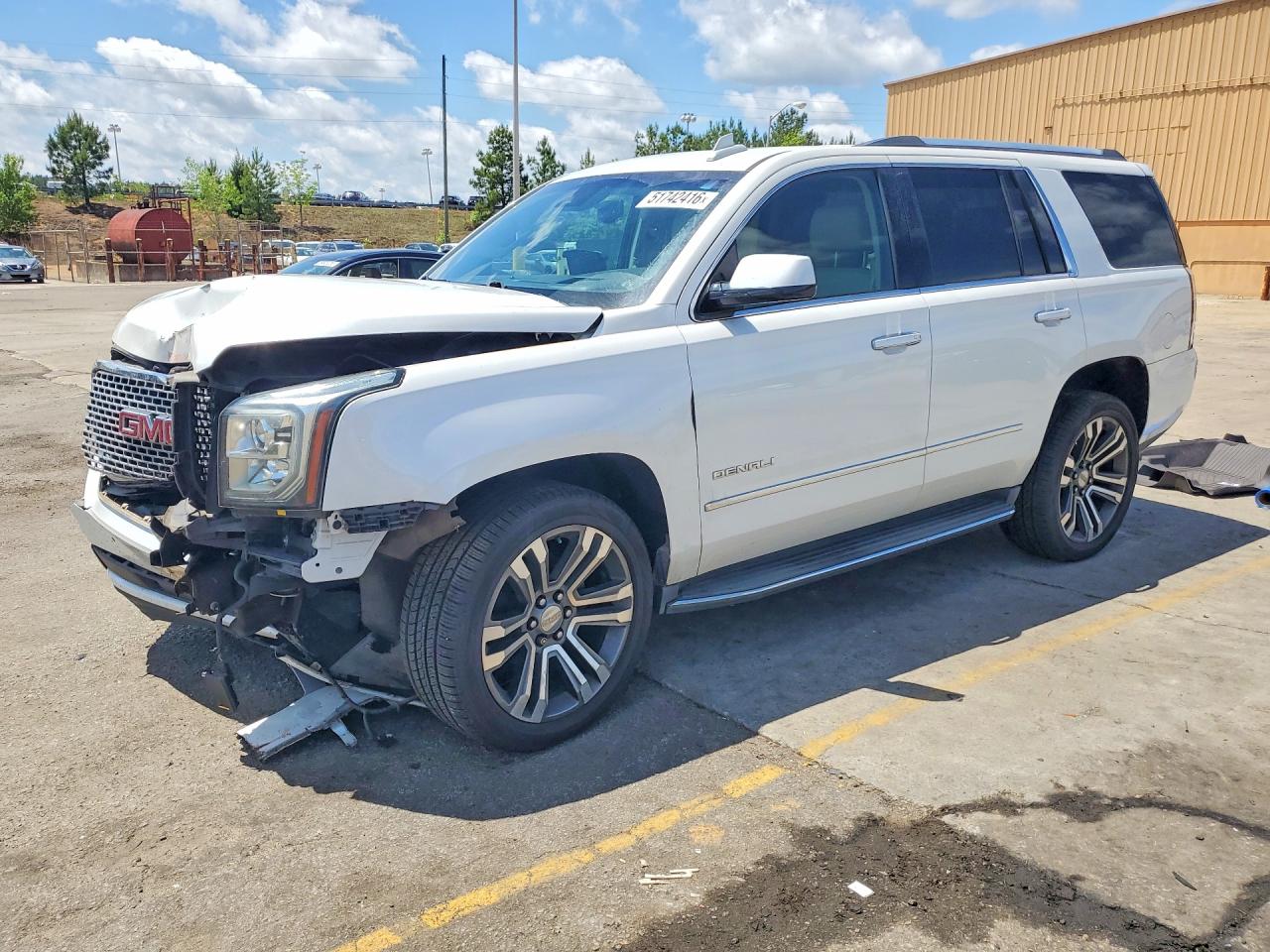 2017 GMC Yukon Denali, VIN 1GKS2CKJ5HR375159 — Front end