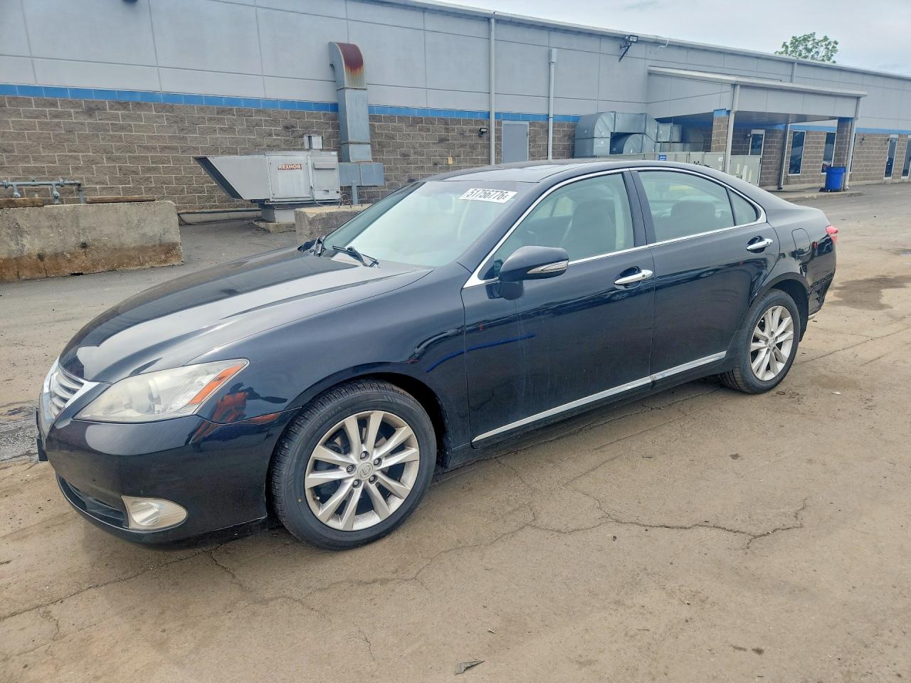 2010 Lexus ES 330, VIN JTHBK1EG1A2412110 — Rear end