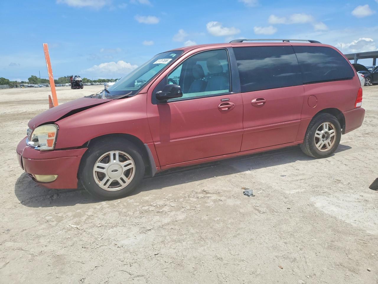 2004 Ford Freestar SEL, VIN 2FMZA522X4BA27979 — Front end