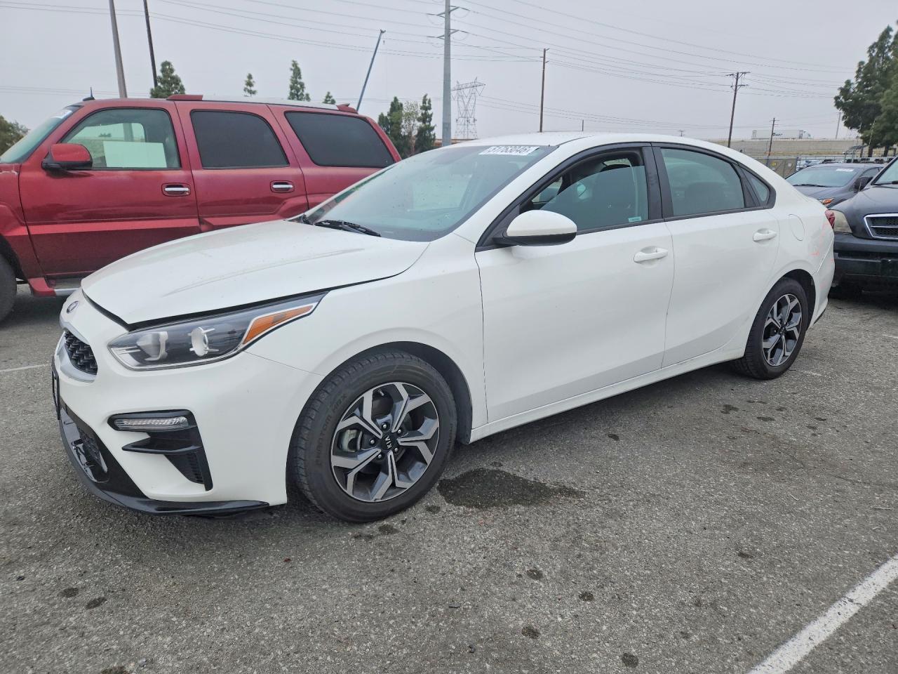 2021 Kia Forte LXS, VIN 3KPF24AD2ME294527 — Front end