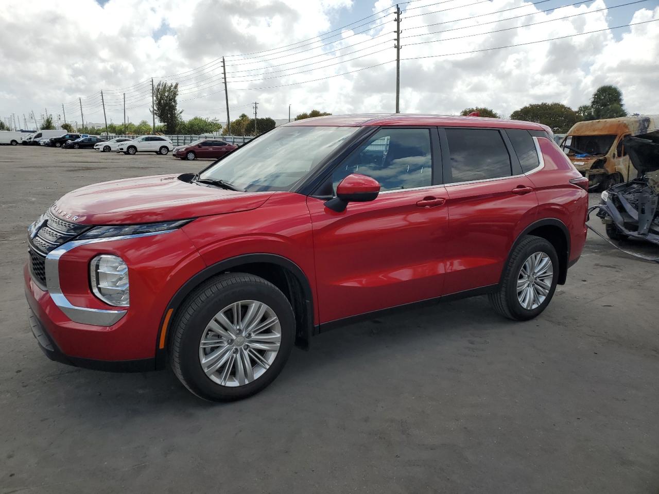 2024 Mitsubishi Outlander ES, VIN JA4J3UA89RZ072115 — Prior damage history
