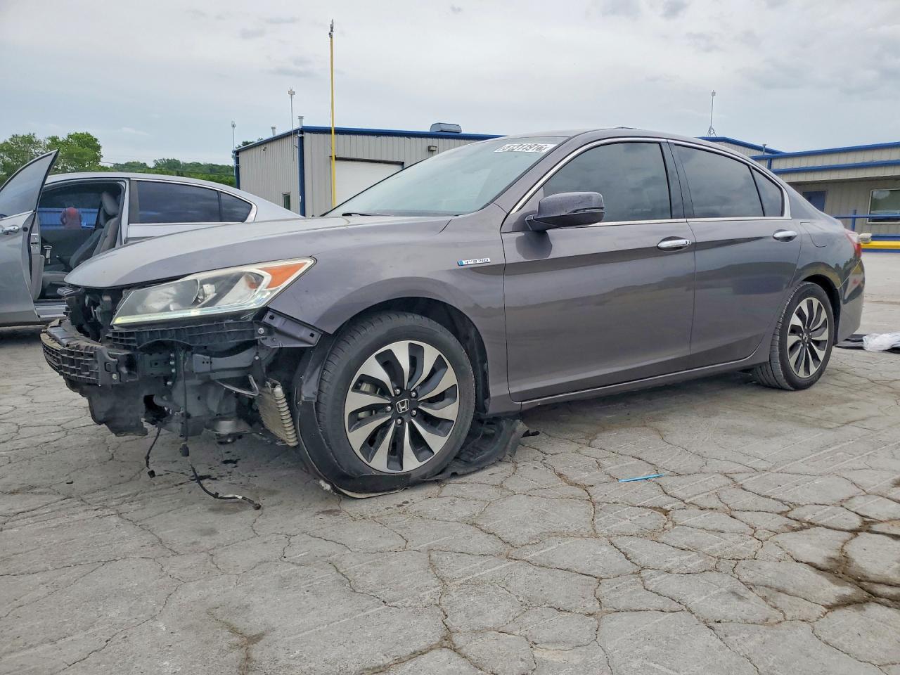 2017 Honda Accord EX-L, VIN JHMCR6F55HC005583 — Partial repair