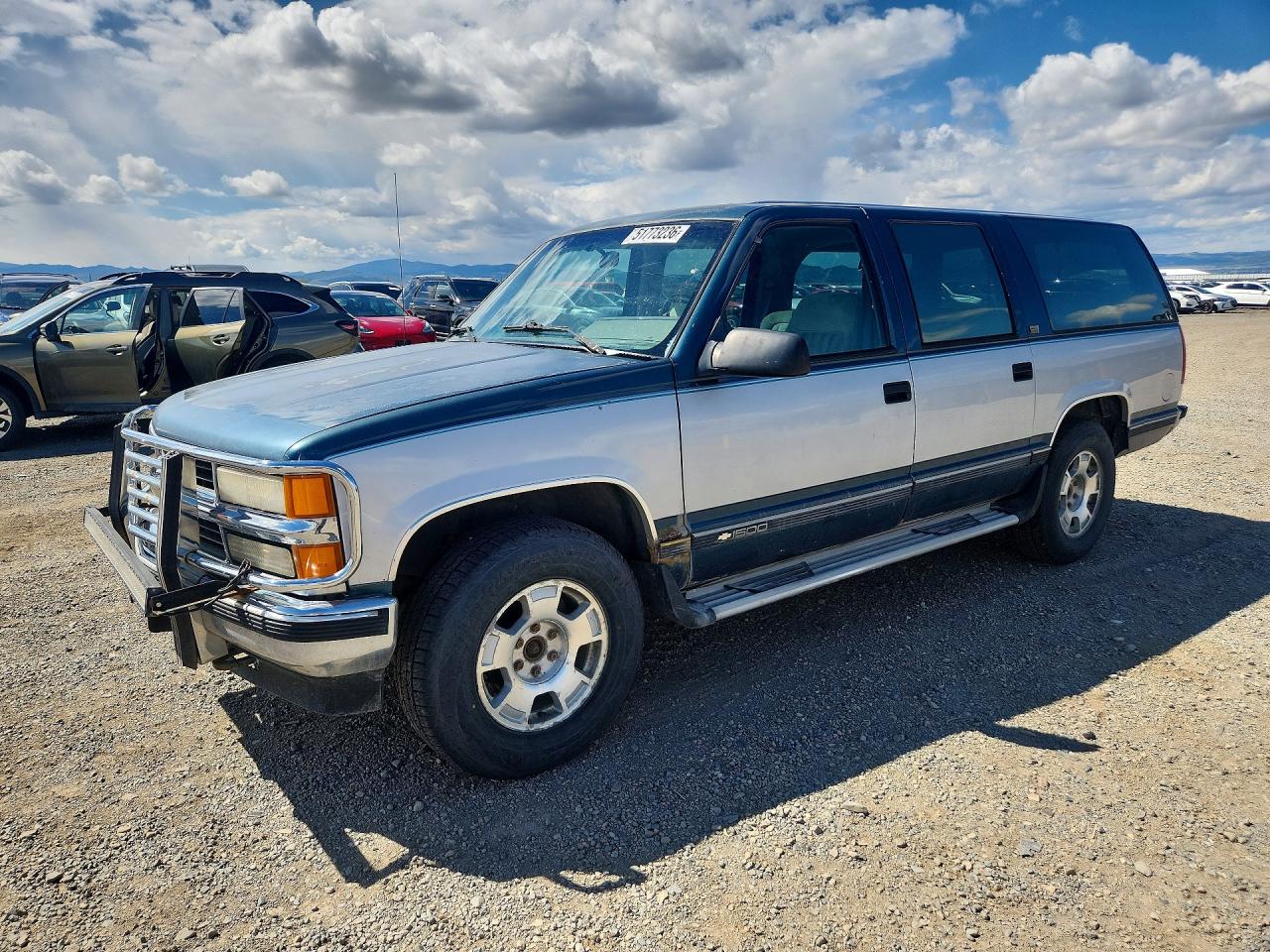 1994 Chevrolet Suburban, VIN 1GNFK16K0RJ362122 — Rear end