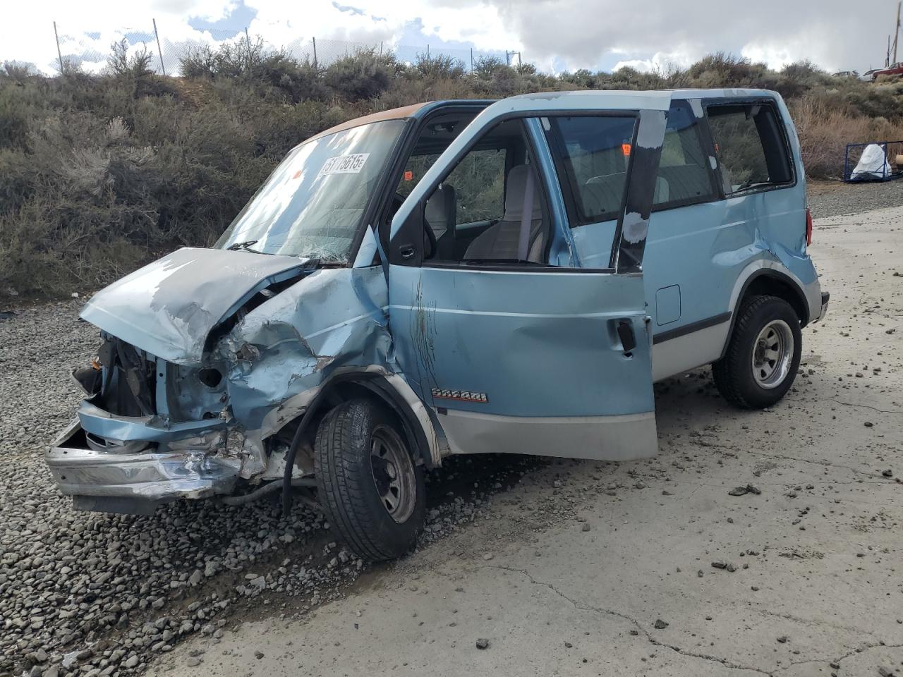 1989 GMC Safari, VIN 1GKDM15Z4KB517560 — Front end